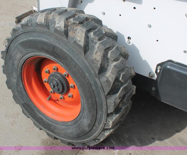 image for item E2860 2009 Bobcat S300 skid steer