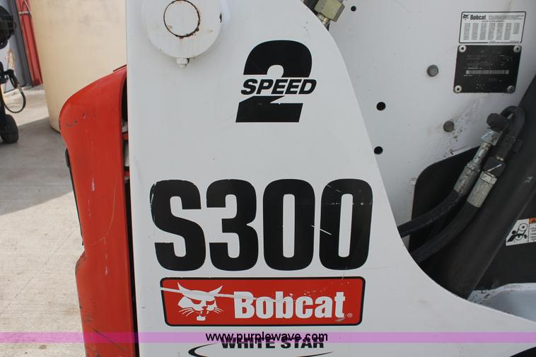 image for item E2860 2009 Bobcat S300 skid steer