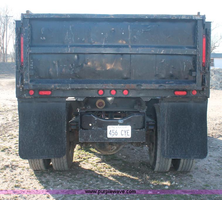 image for item E2878 1987 Ford F800 dump truck