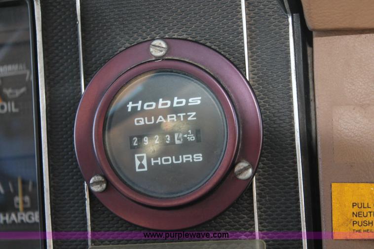 image for item E2878 1987 Ford F800 dump truck