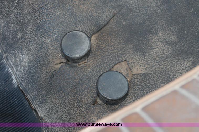 image for item E2878 1987 Ford F800 dump truck