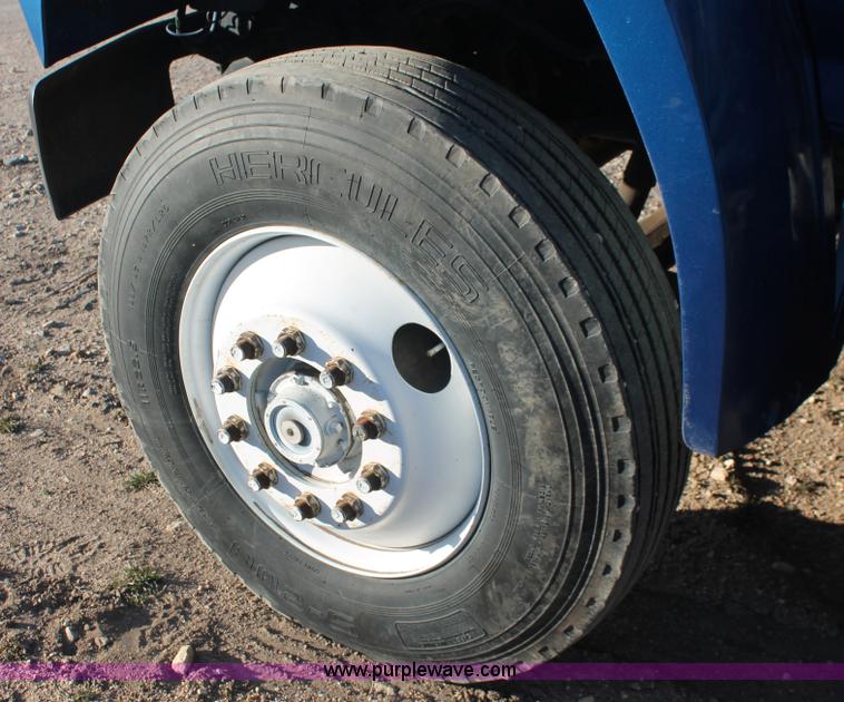 image for item E2878 1987 Ford F800 dump truck