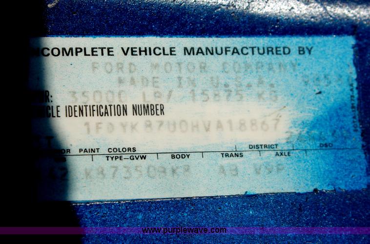 image for item E2878 1987 Ford F800 dump truck