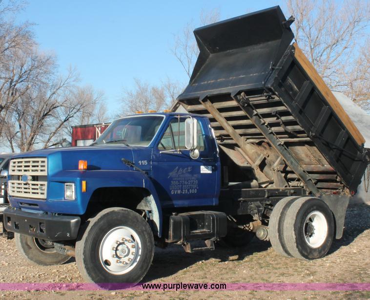 image for item E2878 1987 Ford F800 dump truck