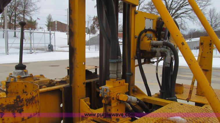 image for item E3788 Foremost Mobile Core drill mounted on 2002 Ford F550 Super Duty truck