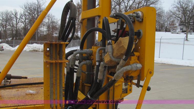 image for item E3788 Foremost Mobile Core drill mounted on 2002 Ford F550 Super Duty truck