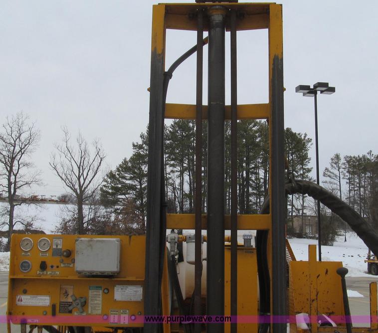 image for item E3788 Foremost Mobile Core drill mounted on 2002 Ford F550 Super Duty truck