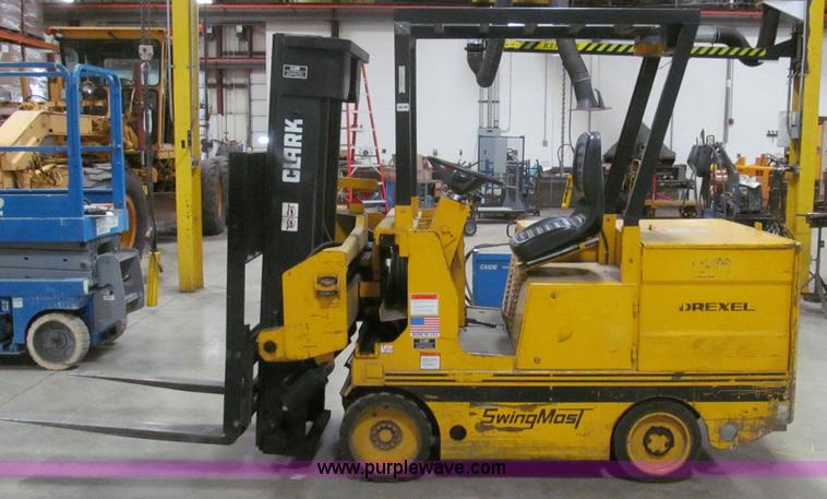 image for item E3789 1994 Drexel SL33HP electric forklift