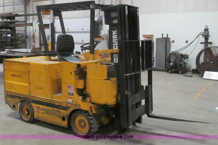 image for item E3789 1994 Drexel SL33HP electric forklift