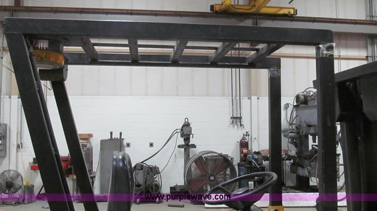 image for item E3789 1994 Drexel SL33HP electric forklift