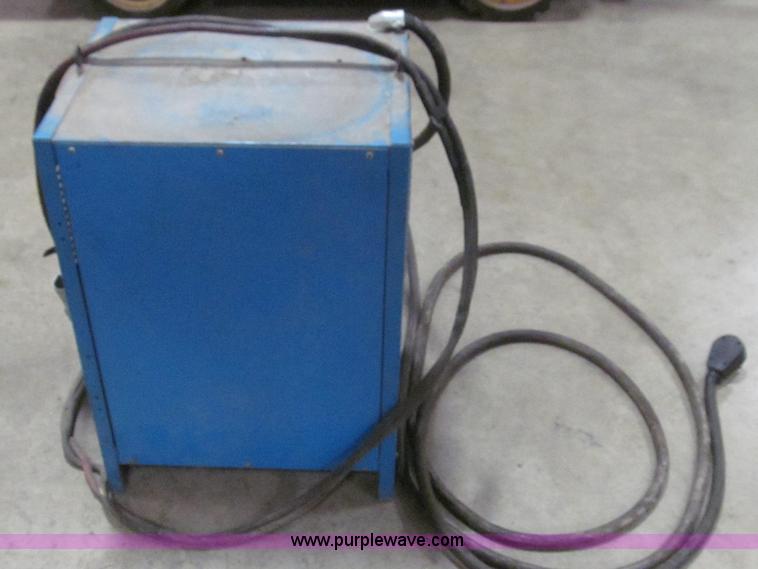 image for item E3789 1994 Drexel SL33HP electric forklift