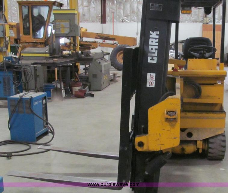 image for item E3789 1994 Drexel SL33HP electric forklift
