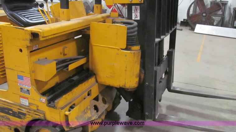 image for item E3789 1994 Drexel SL33HP electric forklift