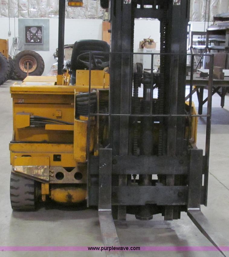 image for item E3789 1994 Drexel SL33HP electric forklift