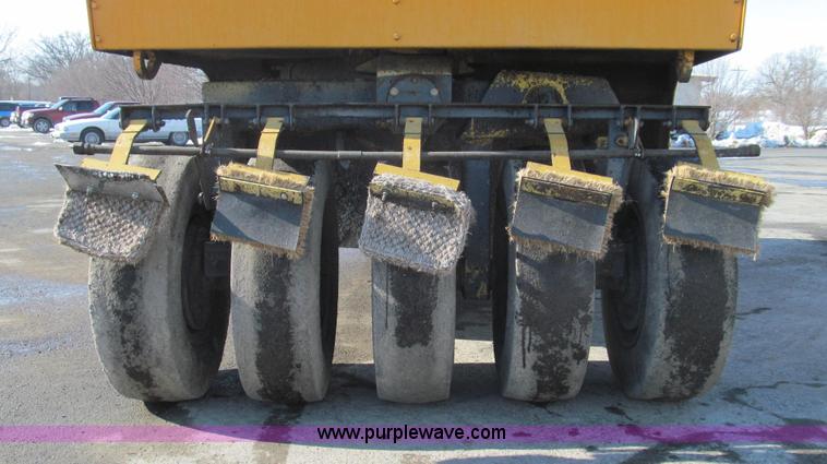 image for item E3790 1990 Bomag BW12R pneumatic roller