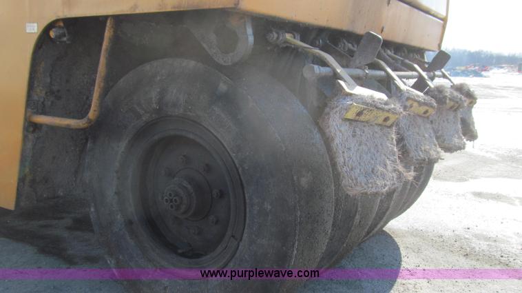 image for item E3790 1990 Bomag BW12R pneumatic roller