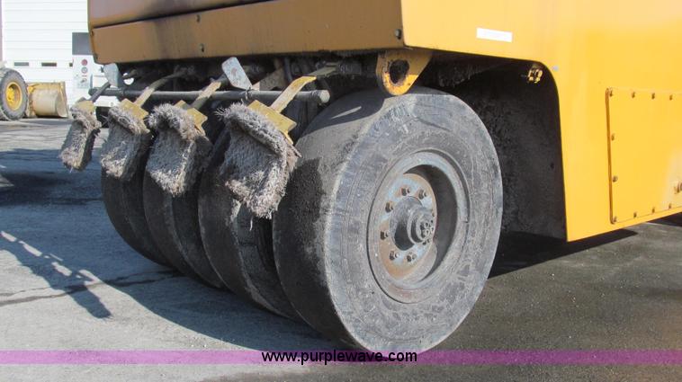 image for item E3790 1990 Bomag BW12R pneumatic roller