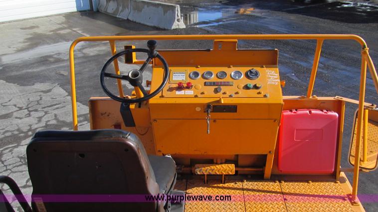 image for item E3790 1990 Bomag BW12R pneumatic roller