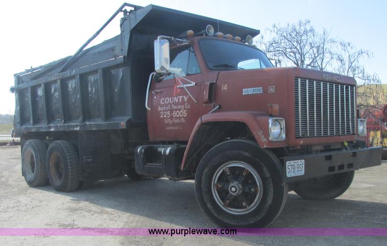 image for item E7100 1984 GMC Brigadier dump truck