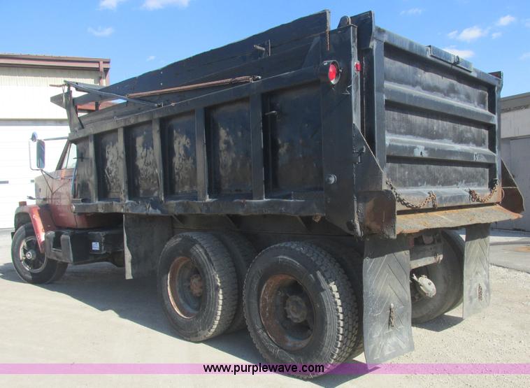 image for item E7100 1984 GMC Brigadier dump truck