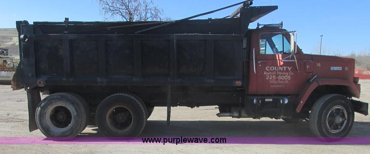 image for item E7100 1984 GMC Brigadier dump truck