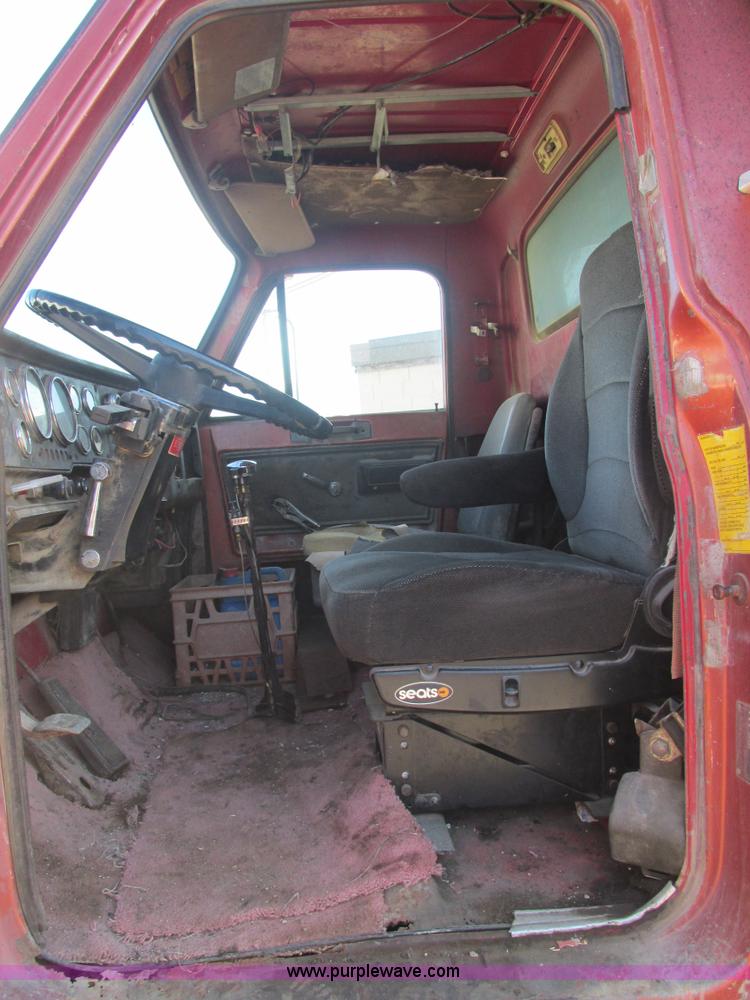 image for item E7100 1984 GMC Brigadier dump truck