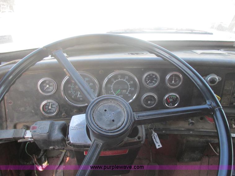 image for item E7100 1984 GMC Brigadier dump truck