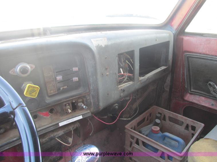 image for item E7100 1984 GMC Brigadier dump truck