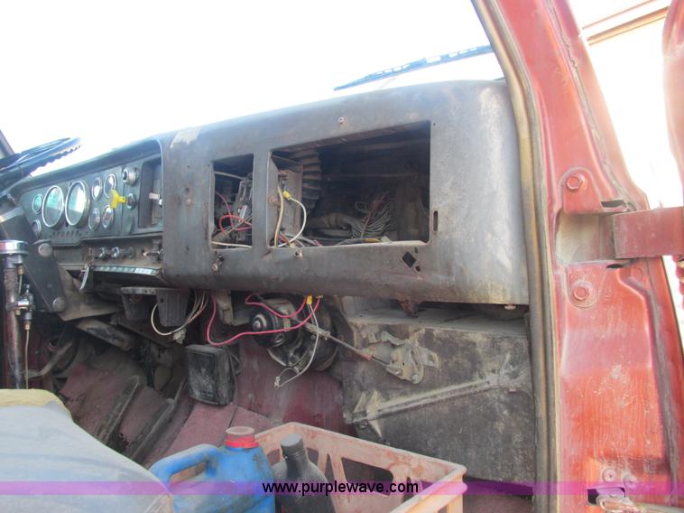 image for item E7100 1984 GMC Brigadier dump truck