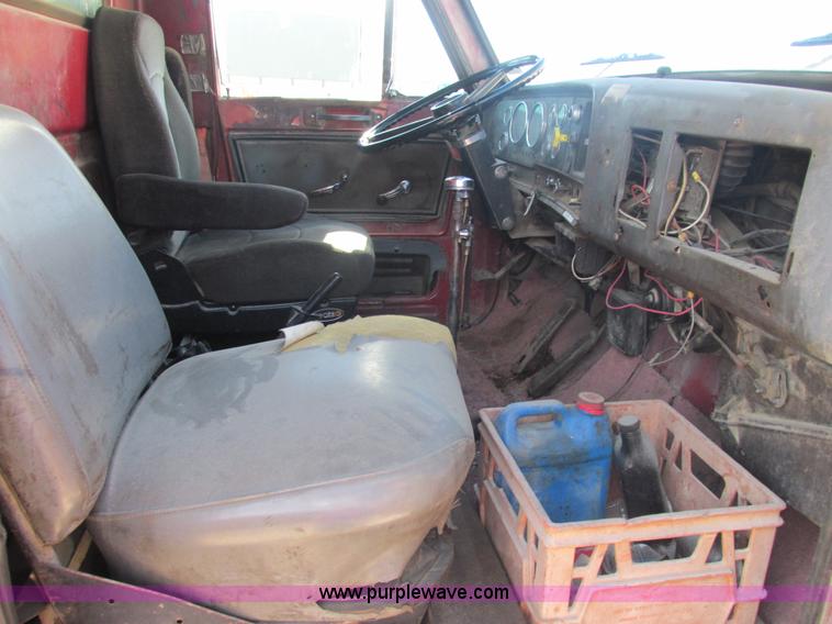 image for item E7100 1984 GMC Brigadier dump truck