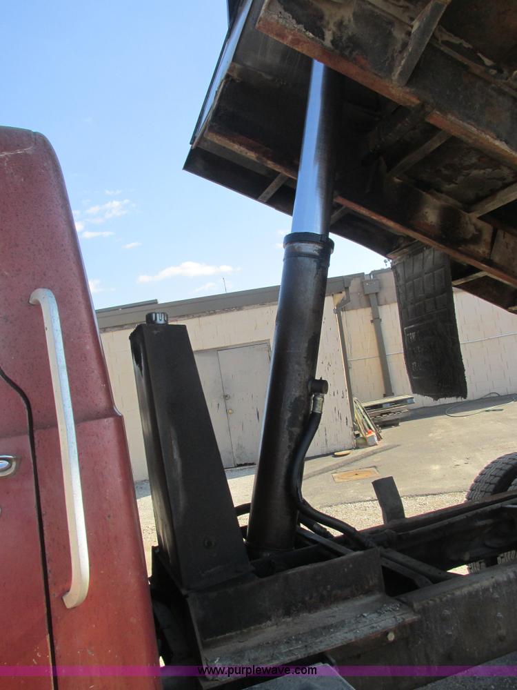 image for item E7100 1984 GMC Brigadier dump truck