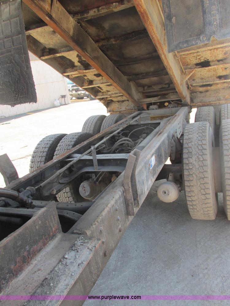 image for item E7100 1984 GMC Brigadier dump truck
