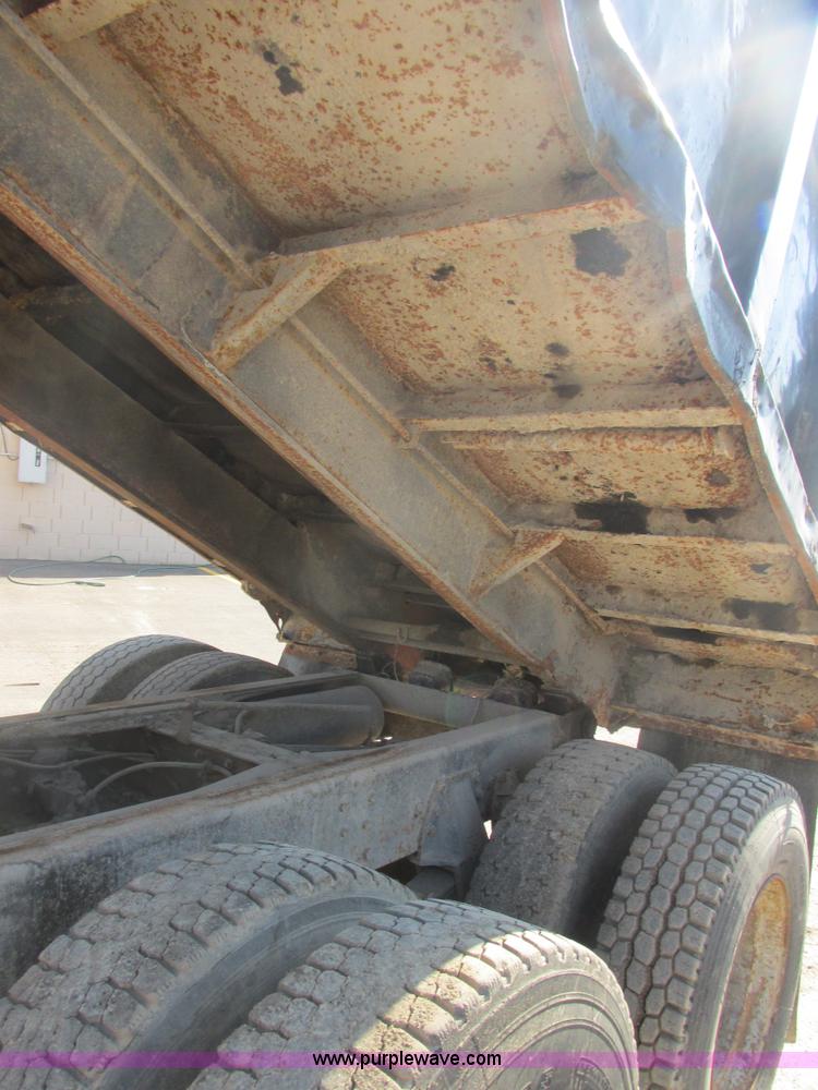 image for item E7100 1984 GMC Brigadier dump truck