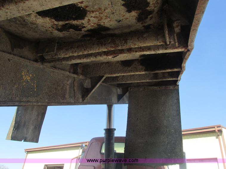 image for item E7100 1984 GMC Brigadier dump truck