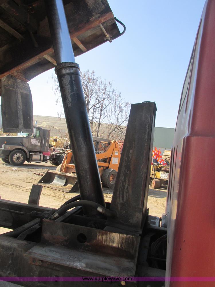 image for item E7100 1984 GMC Brigadier dump truck