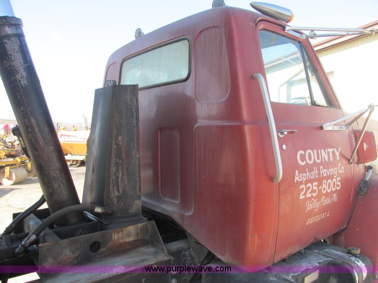 image for item E7100 1984 GMC Brigadier dump truck