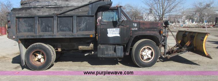 image for item E7101 1979 GMC 7000 dump truck