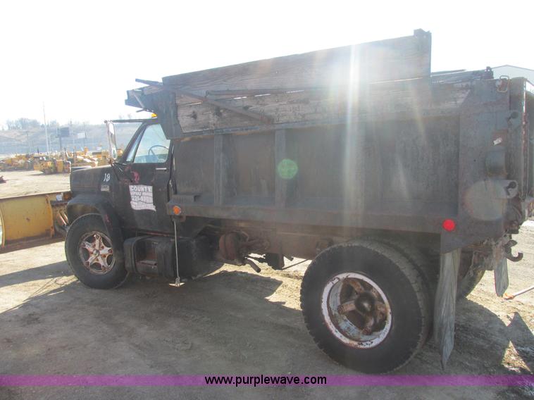 image for item E7101 1979 GMC 7000 dump truck