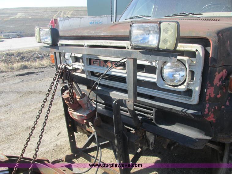 image for item E7101 1979 GMC 7000 dump truck