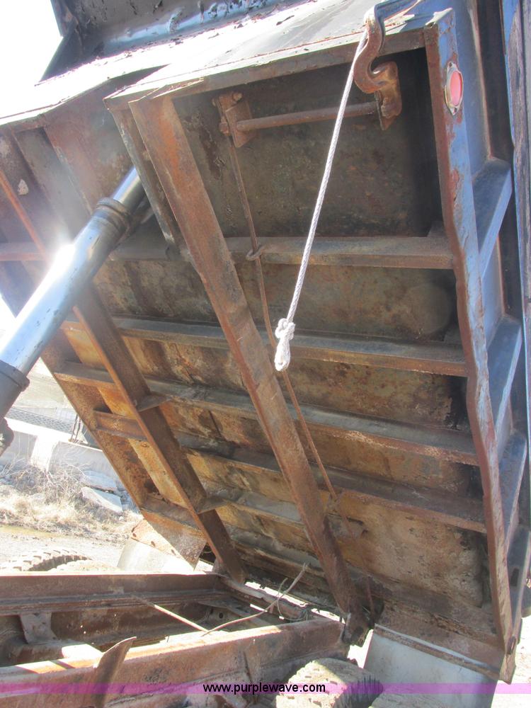 image for item E7101 1979 GMC 7000 dump truck