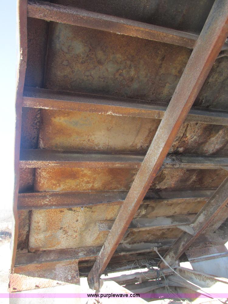 image for item E7101 1979 GMC 7000 dump truck