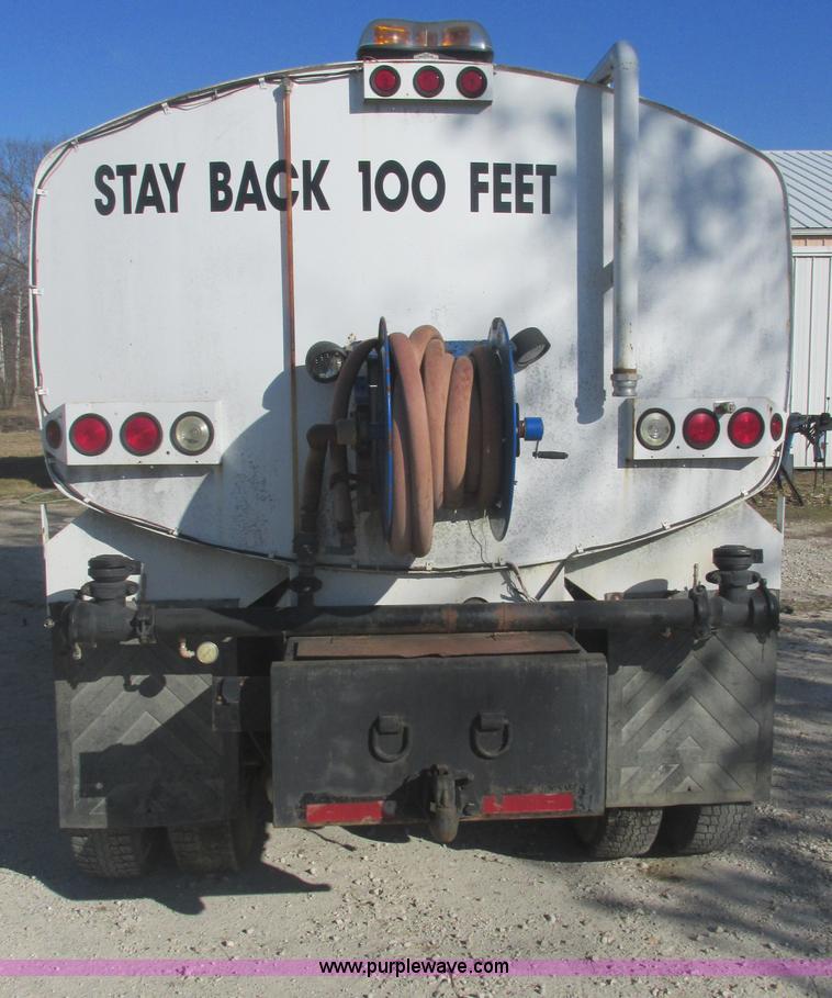 image for item E7106 1999 Sterling L7500 water tanker truck