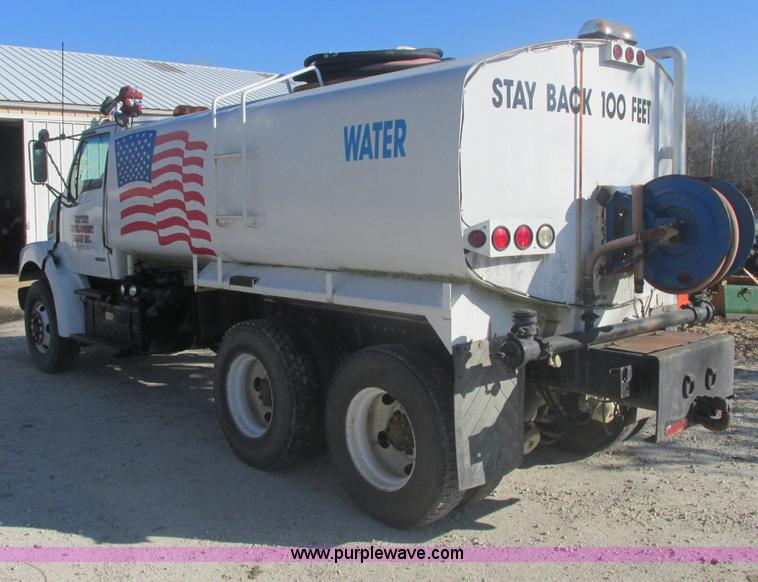 image for item E7106 1999 Sterling L7500 water tanker truck