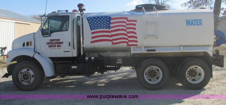 image for item E7106 1999 Sterling L7500 water tanker truck