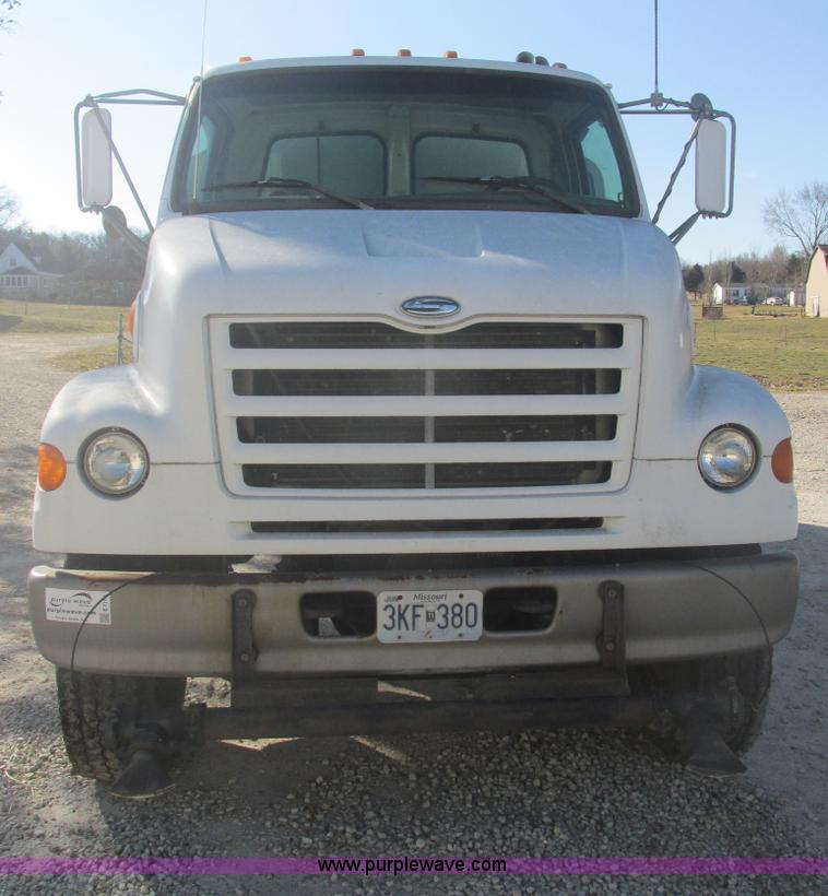 image for item E7106 1999 Sterling L7500 water tanker truck