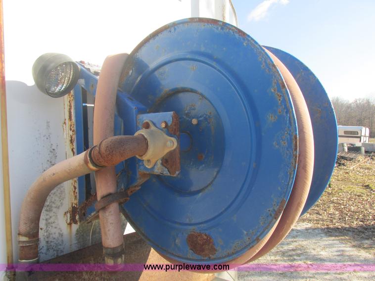 image for item E7106 1999 Sterling L7500 water tanker truck