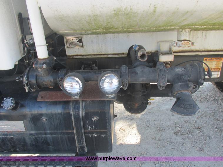 image for item E7106 1999 Sterling L7500 water tanker truck