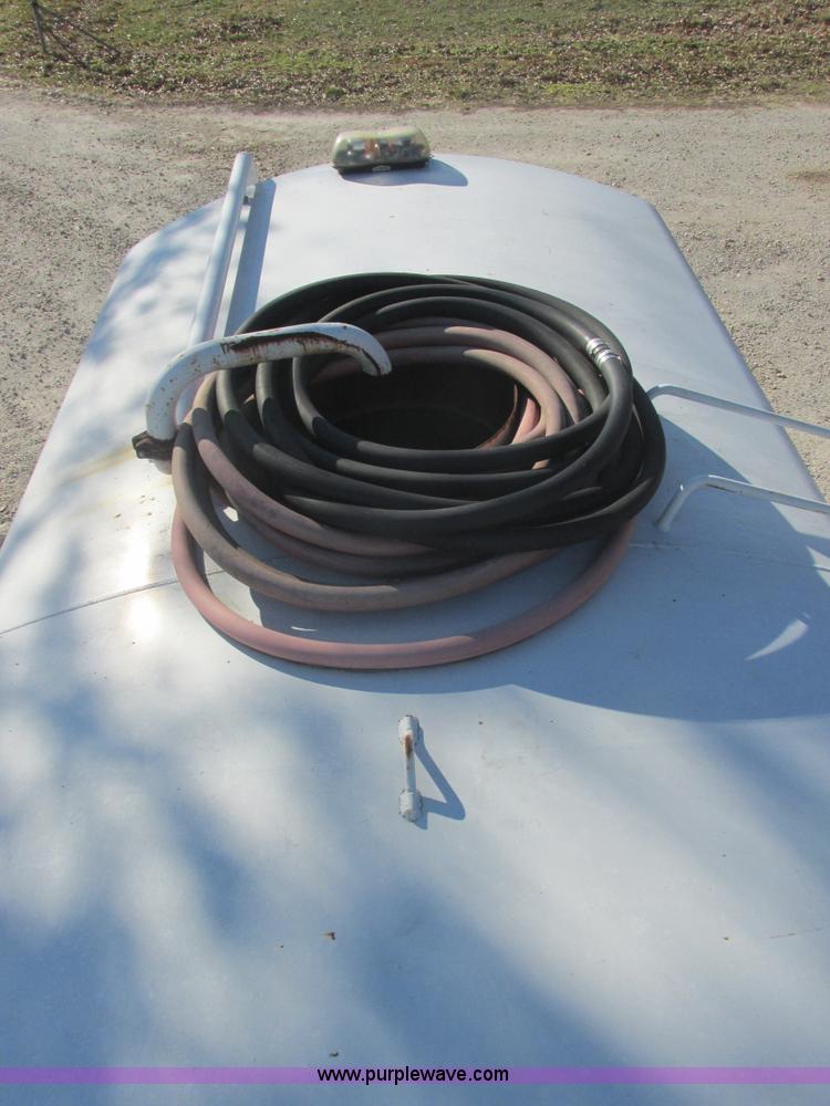 image for item E7106 1999 Sterling L7500 water tanker truck