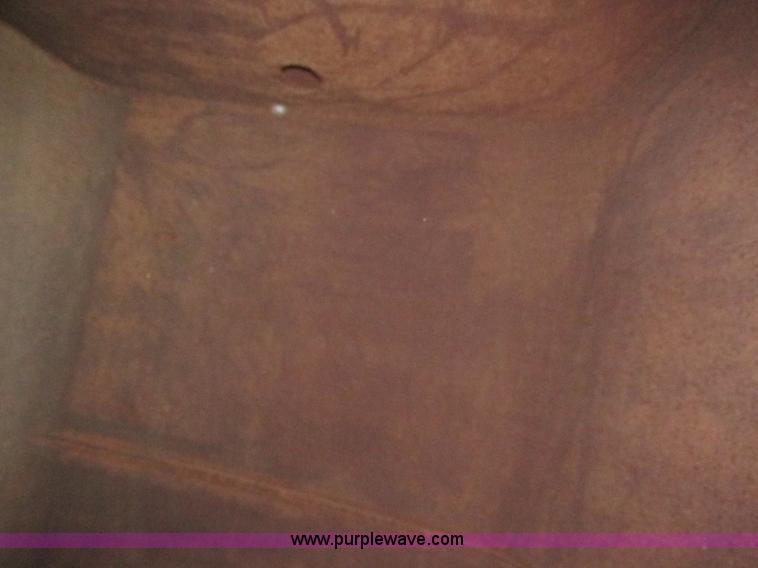 image for item E7106 1999 Sterling L7500 water tanker truck