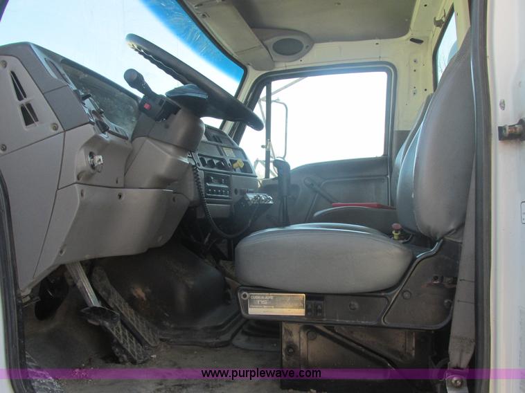 image for item E7106 1999 Sterling L7500 water tanker truck